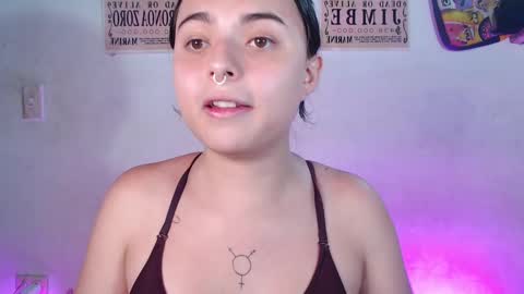 Snapshot of elizabeth_taylorxxx chatting on February 2025 01:22:01 AM Elizabeth Taylor online show from February 2025 01:22:01 AM