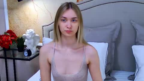 Snapshot of elizabethcash chatting on June 2026 04:27:01 PM Elizabeth online show from June 2026 04:27:01 PM
