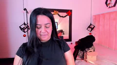 Lucia Vonne online show from January 2026 01:46:01 PM