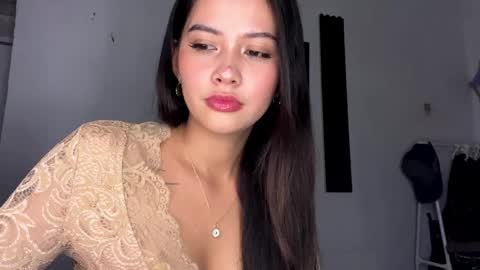 Snapshot of elizabethpaplow chatting on April 2026 04:38:01 PM May online show from April 2026 04:38:01 PM