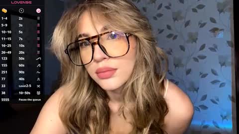 Mia online show from February 2026 05:08:01 PM