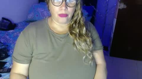 Snapshot of elizabethtaylor1 chatting on November 2025 11:25:02 PM Elizabeth online show from November 2025 11:25:02 PM