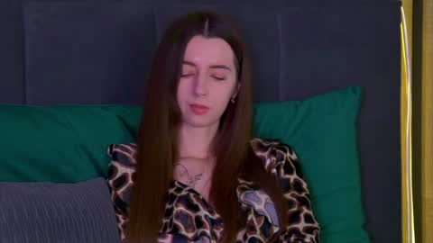 Elizabet online show from January 2025 08:43:01 AM