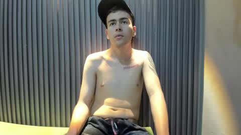 Snapshot of ell_mono chatting on November 2025 07:48:02 PM ell_mono online show from November 2025 07:48:02 PM