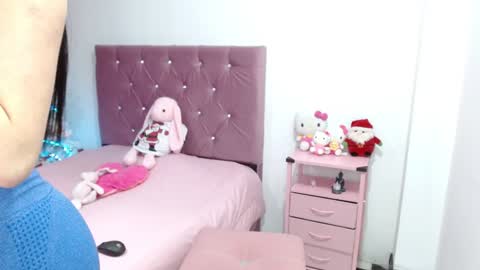 Snapshot of ella_2sweet chatting on December 2024 03:07:02 AM Ella online show from December 2024 03:07:02 AM