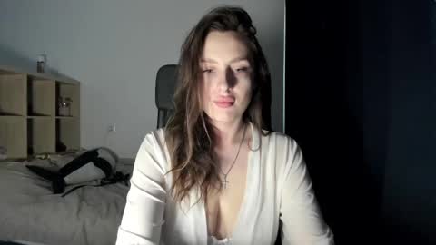 Snapshot of ella___bell chatting on February 2025 09:32:02 AM ella___bell online show from February 2025 09:32:02 AM