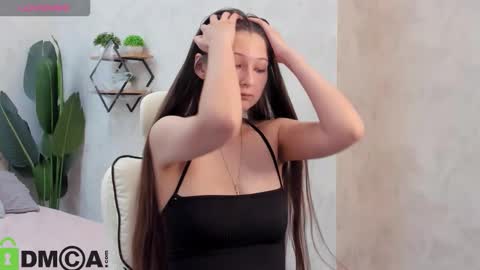 Snapshot of ella_burns chatting on November 2025 01:39:01 AM Ella online show from November 2025 01:39:01 AM