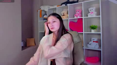 Snapshot of ella_burns chatting on November 2025 09:53:01 AM Ella online show from November 2025 09:53:01 AM