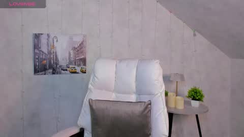 Snapshot of ella_burns chatting on November 2025 01:41:02 AM Ella online show from November 2025 01:41:02 AM