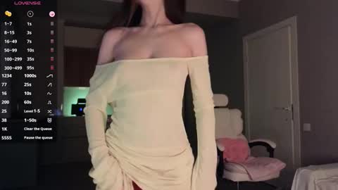 Lee online show from November 2025 03:06:02 AM