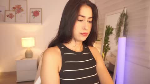 ELLA OWEN online show from November 2025 02:52:02 PM