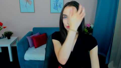 ellaasteele online show from September 2025 01:25:02 PM