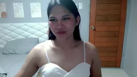 Snapshot of ellaford chatting on May 2026 04:13:01 PM EllaFord online show from May 2026 04:13:01 PM
