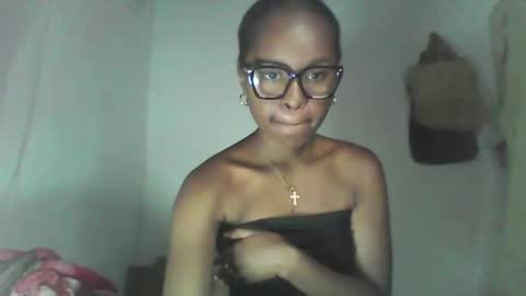 ellah245 online show from February 2026 09:00:01 PM