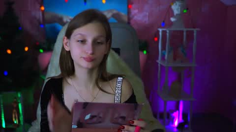 Snapshot of ellahorton chatting on December 2024 06:53:02 AM Ella online show from December 2024 06:53:02 AM