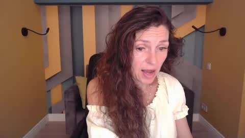 Snapshot of ellalongs chatting on June 2026 11:24:02 AM EllaLongs online show from June 2026 11:24:02 AM