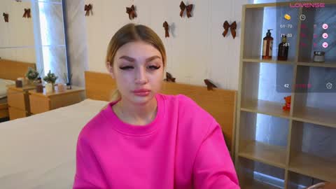 ellamilla online show from December 2024 05:42:02 AM