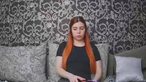 EllaNuar online show from February 2026 04:07:01 AM