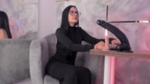  ella  online show from November 2025 11:35:01 AM