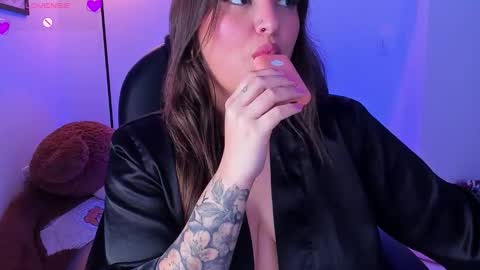 Snapshot of ellarosee_ chatting on December 2025 05:50:01 PM ellarosee_ online show from December 2025 05:50:01 PM