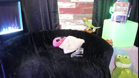 ELLE online show from February 2025 11:12:01 PM