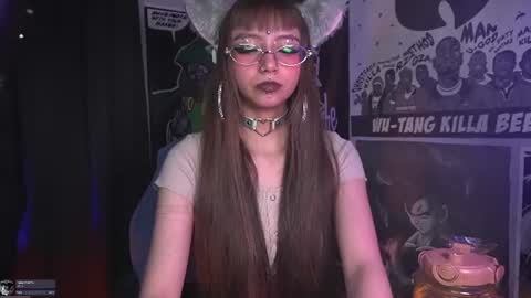Snapshot of elle_uwu chatting on June 2026 12:00:01 AM follow me on instagram . online show from June 2026 12:00:01 AM