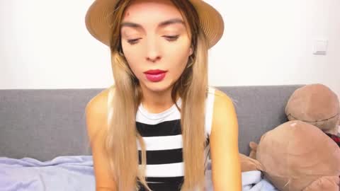 ellen_flow online show from December 2024 09:33:01 PM