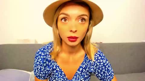 ellen_flow online show from October 2025 09:34:01 PM