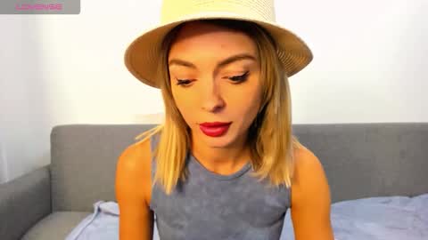 ellen_flow online show from October 2025 09:57:02 PM