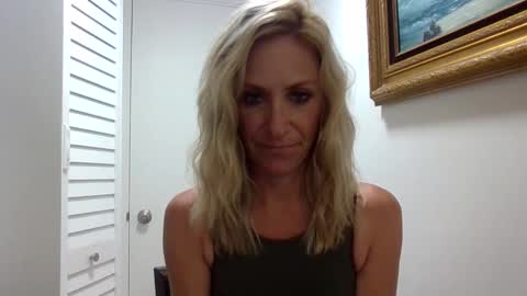 ElleNV online show from October 2025 12:24:02 PM
