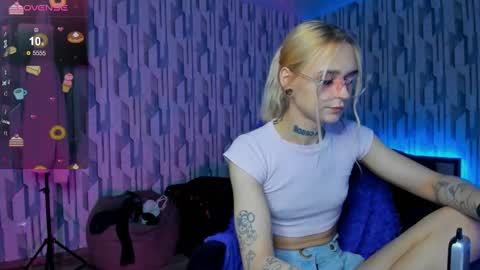 Snapshot of elli_26 chatting on January 2025 12:47:02 PM Ellie online show from January 2025 12:47:02 PM