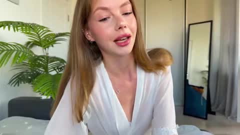 Snapshot of elli_harmon chatting on September 2025 12:37:01 PM Ellie  --- Ill see you either on Friday or Saturday and definitely on Sunday  online show from September 2025 12:37:01 PM