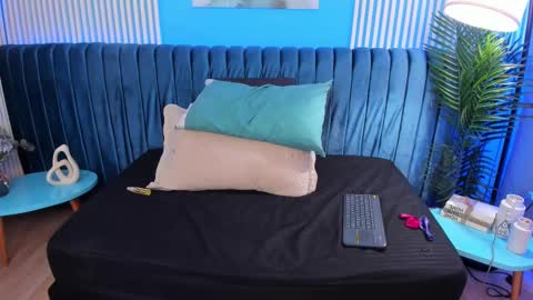 Ellie Taylor online show from February 2025 09:20:01 AM