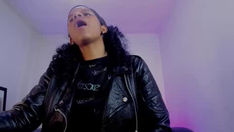  Ellie   online show from November 2025 01:11:01 PM