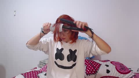 Snapshot of ellie_andy19 chatting on January 2025 04:44:01 AM kev  dani online show from January 2025 04:44:01 AM