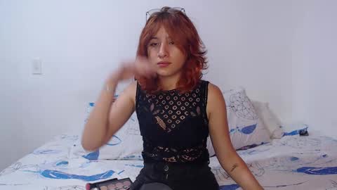 Snapshot of ellie_andy19 chatting on February 2025 03:42:01 AM kev  dani online show from February 2025 03:42:01 AM