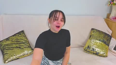 Ellie online show from December 2024 03:59:02 PM