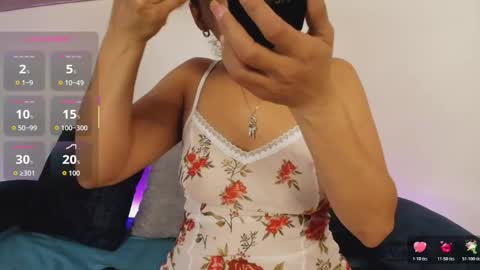 elliee1 online show from November 2025 12:49:01 PM