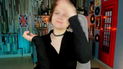 elliemurler online show from December 2025 01:27:01 PM