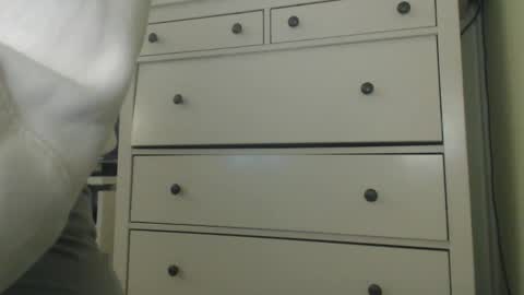 Snapshot of elliephant_ chatting on November 2025 12:40:02 PM just Emily online show from November 2025 12:40:02 PM