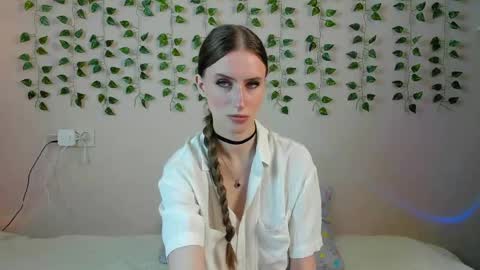 Snapshot of ellierough chatting on May 2026 05:38:01 AM ellierough online show from May 2026 05:38:01 AM