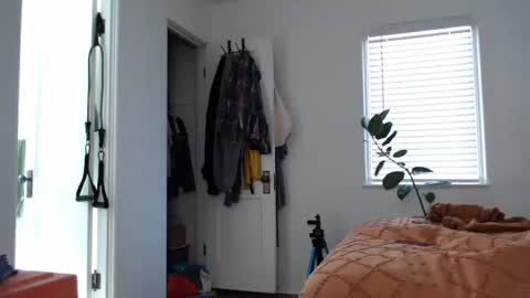 Ellie Rowyn online show from December 2025 06:58:02 PM