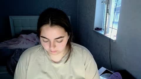 Snapshot of ellies_8 chatting on July 2026 03:24:02 AM Ellie online show from July 2026 03:24:02 AM