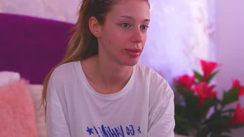 Snapshot of ellinanuria chatting on April 2026 04:17:01 AM EllinaNuria online show from April 2026 04:17:01 AM