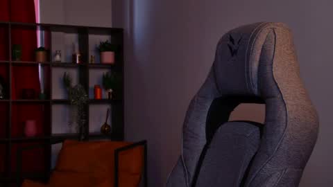 Elin online show from April 2026 08:47:01 AM