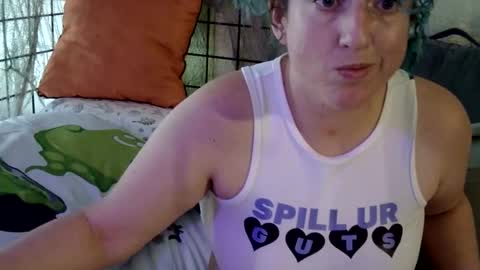 Snapshot of elliohh chatting on May 2026 04:23:02 PM Elliohh online show from May 2026 04:23:02 PM