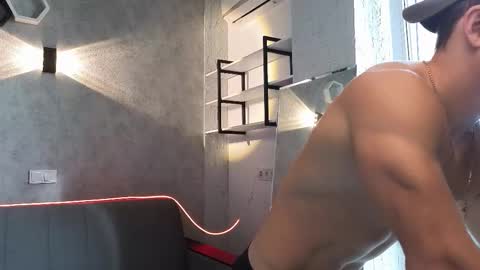 elliot_muscle04 online show from October 2025 12:05:02 PM