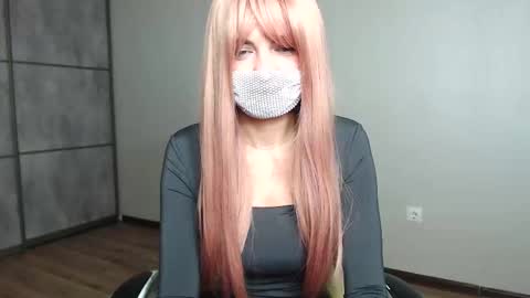 Snapshot of ellisnikki chatting on December 2025 10:48:02 PM EllisNikki online show from December 2025 10:48:02 PM