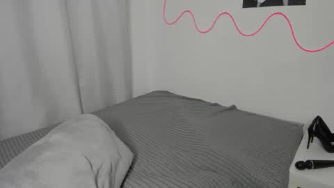 Elly online show from March 2026 07:21:02 PM