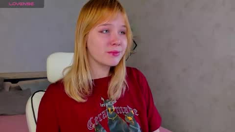 Snapshot of ellya_castro chatting on November 2025 12:32:01 AM ellya_castro online show from November 2025 12:32:01 AM